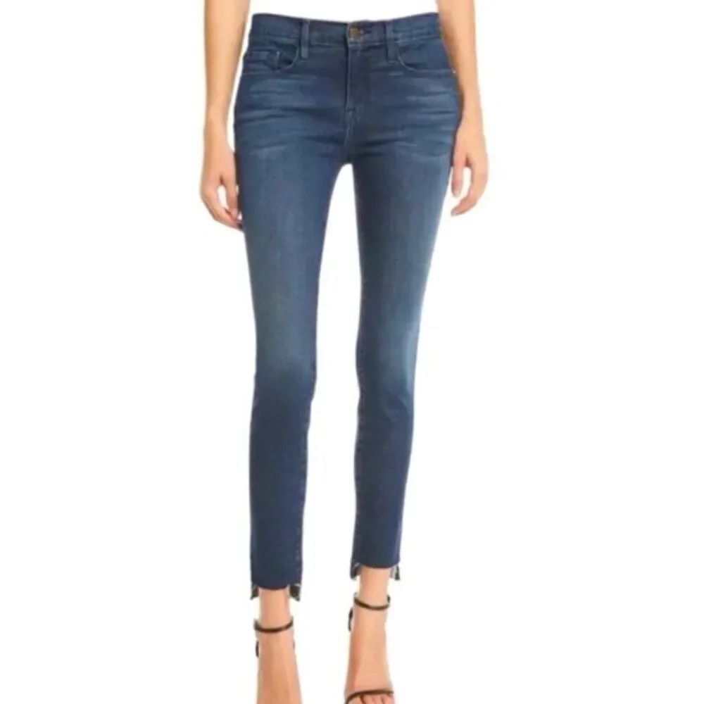 Frame Le Skinny De Jeanne staggered hem skinny jean 26